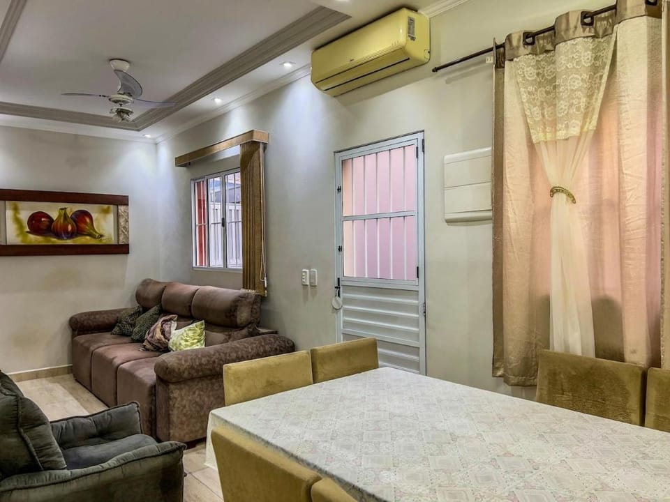 R17 · Churrasqueira Privativa, pet friendly House in State of São Paulo