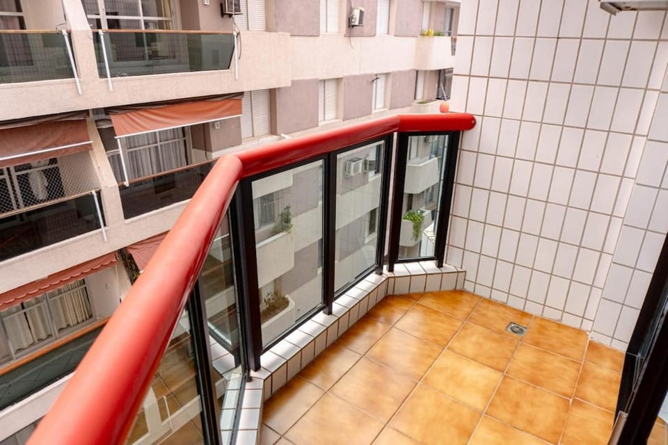 R19 · 2 Quadras da praia Apartment in State of São Paulo