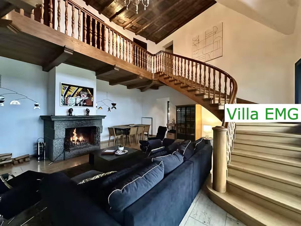 Communal lounge/ TV room, Living room, Decorative detail, Seating area, Evening entertainment, fireplace