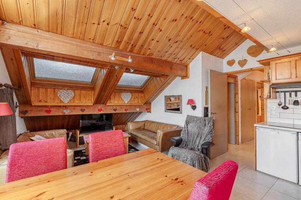 Résidence La Vizelle - Appartement 4 pièces cabine 6 personnes situé à Meribel altitude 1600 proche des pistes et des commerces MAE-8961 Cabin in Les Allues