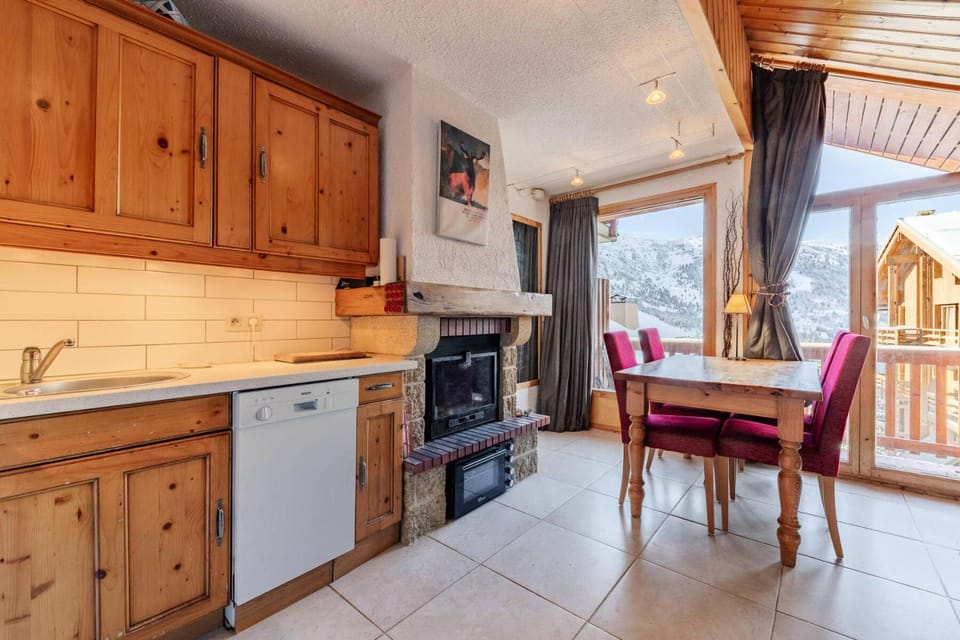 Résidence La Vizelle - Appartement 4 pièces cabine 6 personnes situé à Meribel altitude 1600 proche des pistes et des commerces MAE-8961 Cabin in Les Allues