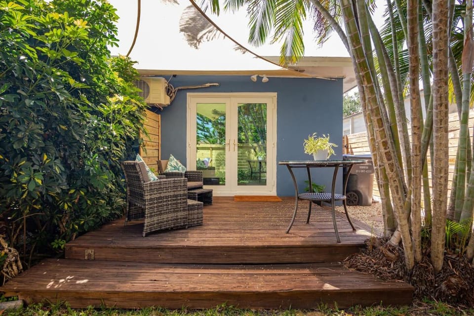 Property building, Spring, Day, Garden, Garden view