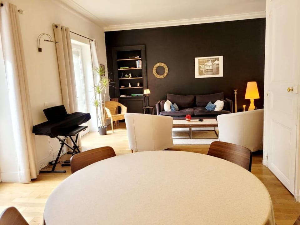 La maison de Jade Bed and Breakfast in Nantes