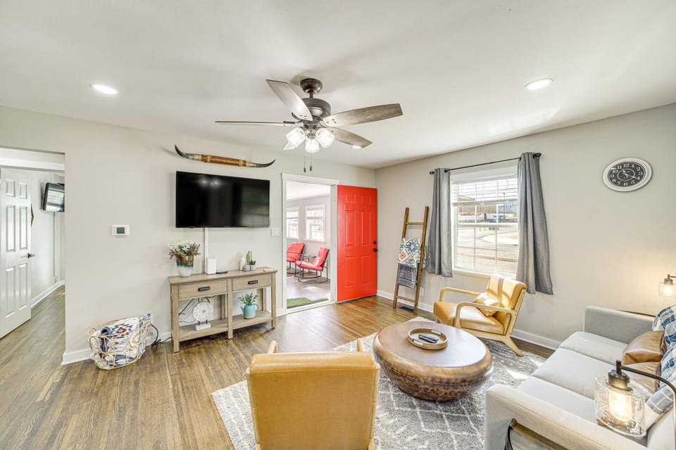 Walk to Expo Square Pavilion: Updated Tulsa Home! House in Tulsa