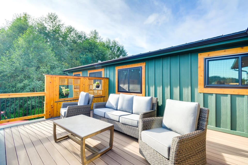 Puget Sound Views, 8 5 Acres! Luxury Outdoor Oasis House in Port Ludlow