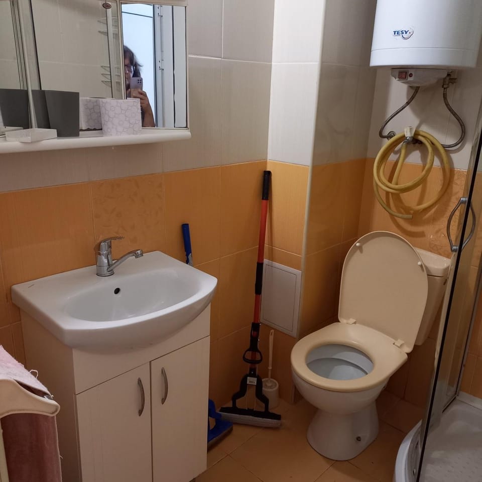Апартамент за 4-ма максимум до стадион Спартак, точно под ВиК Apartment in Varna