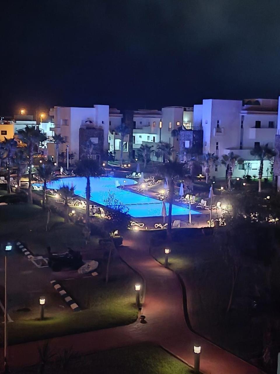Night, Swimming pool, sunbed