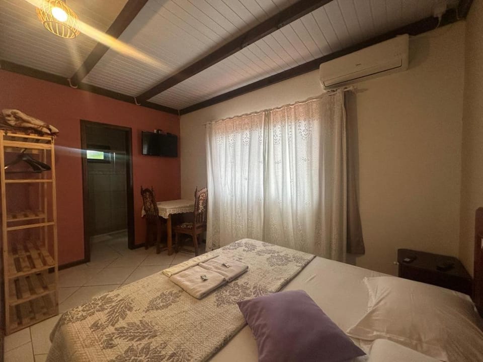Photo of the whole room, Bedroom, air conditioner