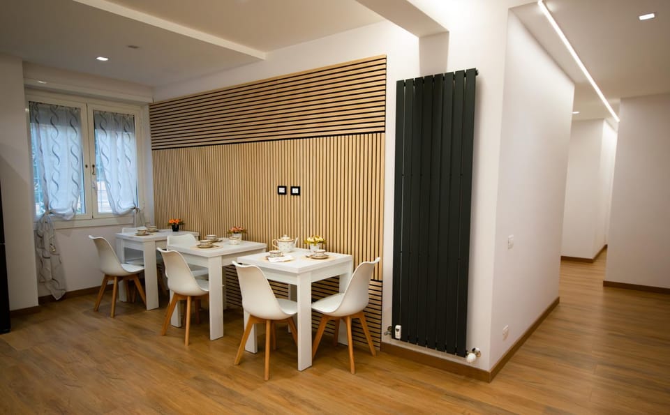 Kitchen or kitchenette, Breakfast