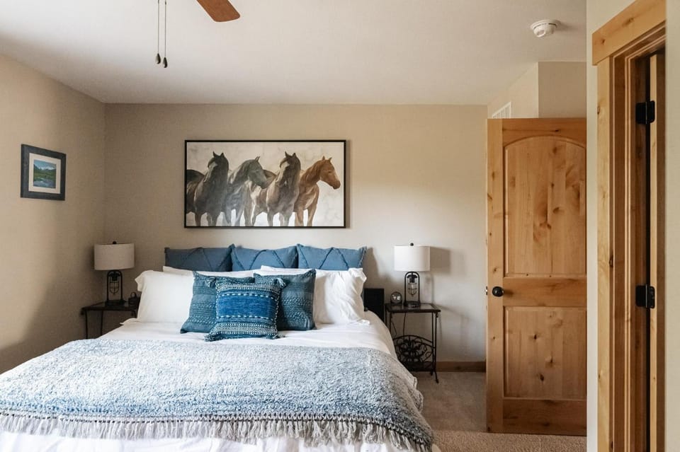 Alluring Rocky MTN Getaway - Free Parking - Fraser House in Fraser