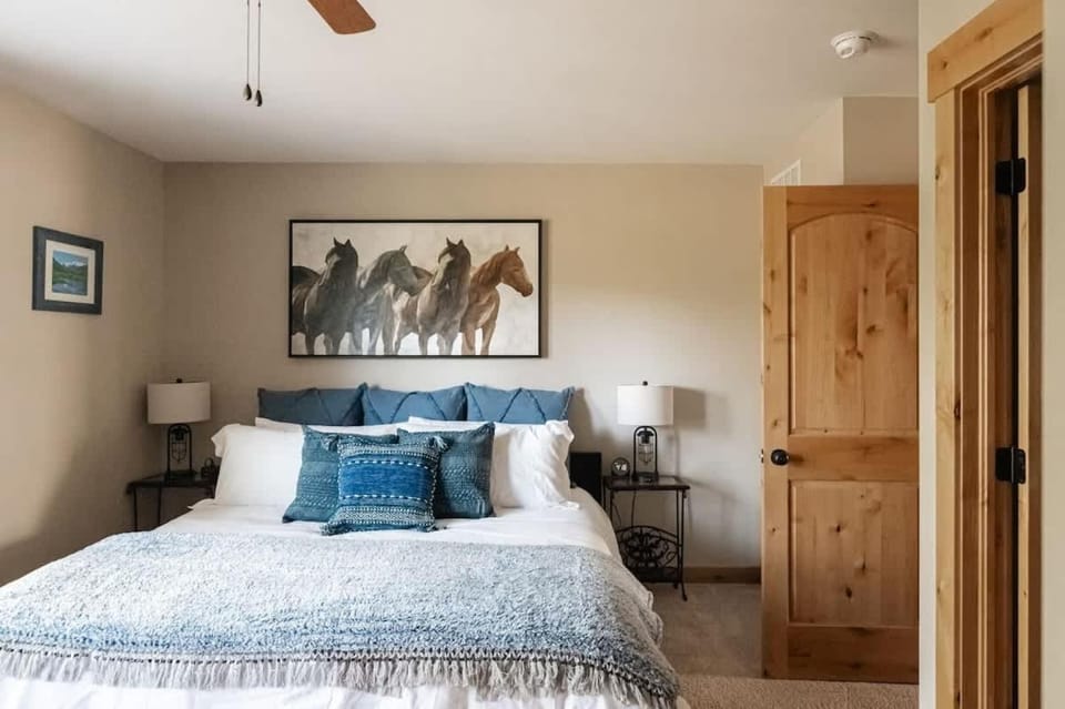 Alluring Rocky MTN Getaway - Free Parking - Fraser House in Fraser