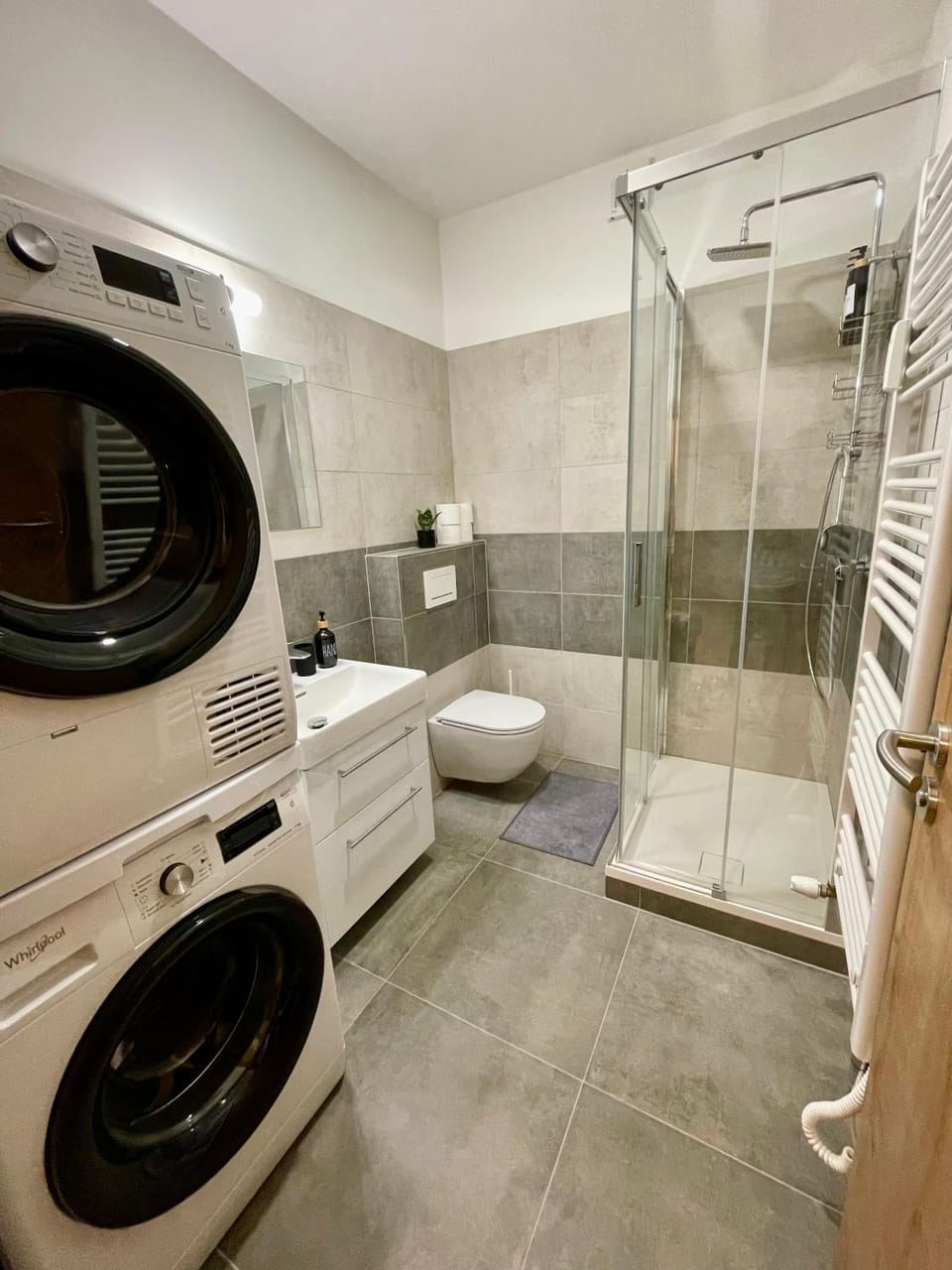 Shower, Toilet, Bathroom, washing machine, dryer