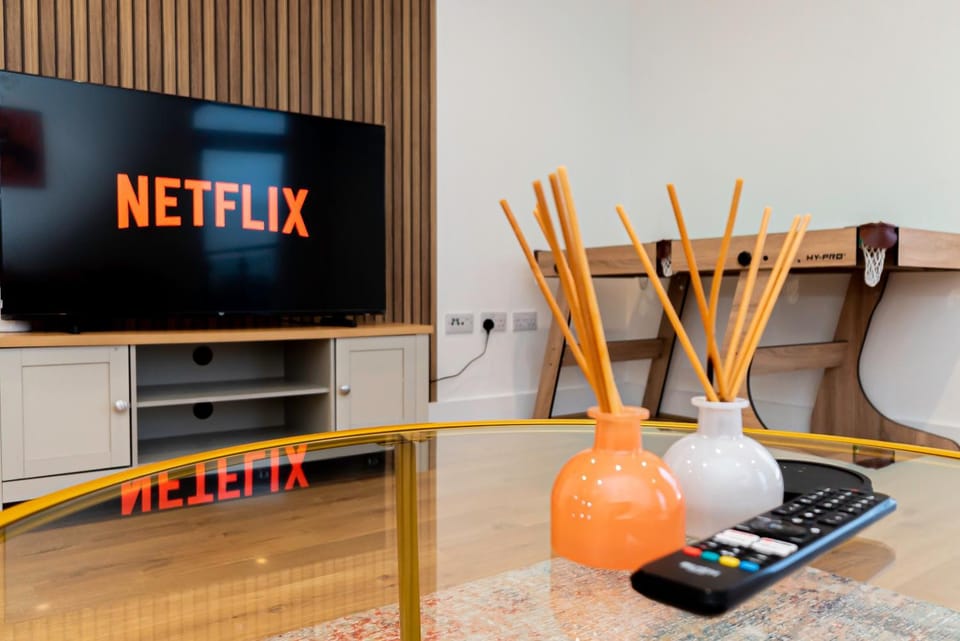 Communal lounge/ TV room, TV and multimedia, Evening entertainment