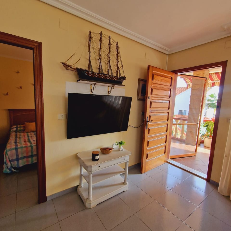 Communal lounge/ TV room, TV and multimedia, Evening entertainment