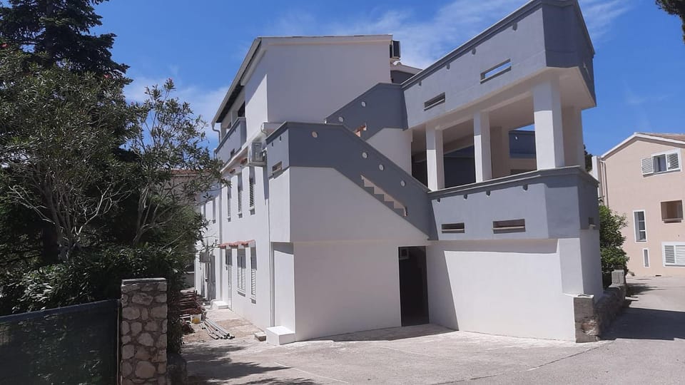 Property building, Day