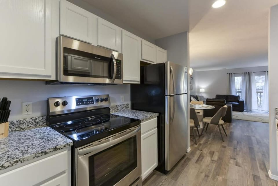 Glam R Us - Pool - Fabulous Location Must Stay House in Branson