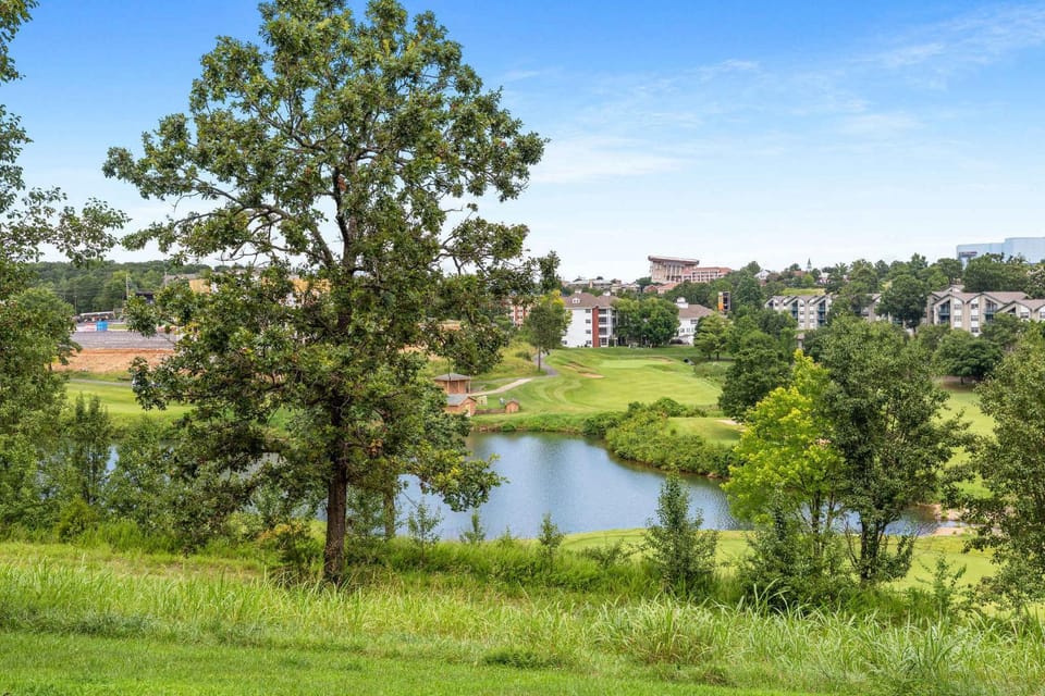 Americondo -Sleeps 8 Only blocks from 76 Strip House in Branson