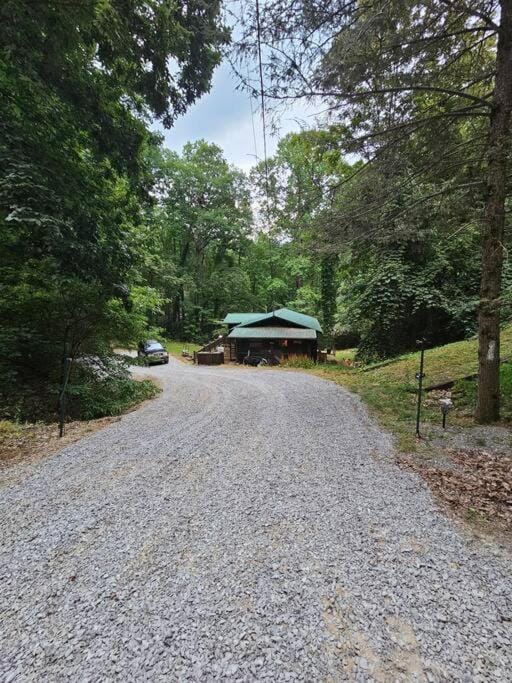 40 minutes to Gatlinburg, mountain hideaway House in Sevier County