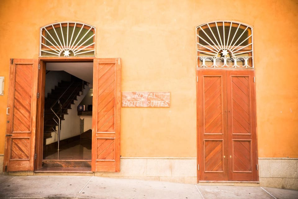 Facade/entrance