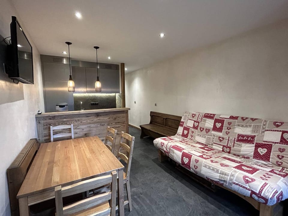 Méribel: Appt avec balcon, casier à skis, animaux acceptés - FR-1-355-263 Apartment in Les Allues