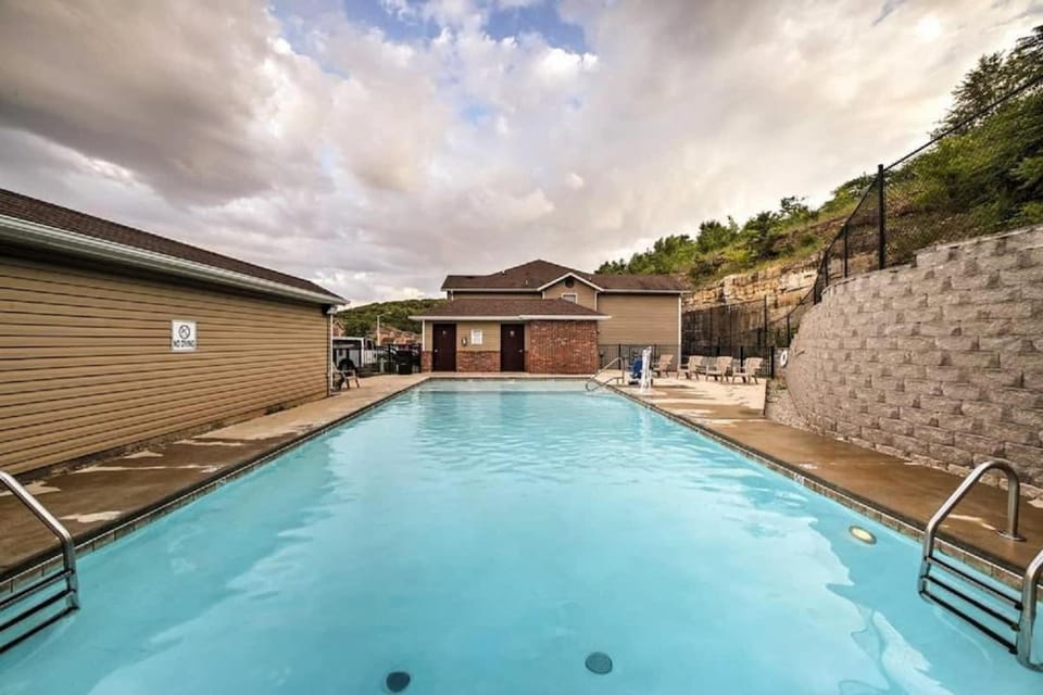 Comfort Cottage - No Stairs House in Branson