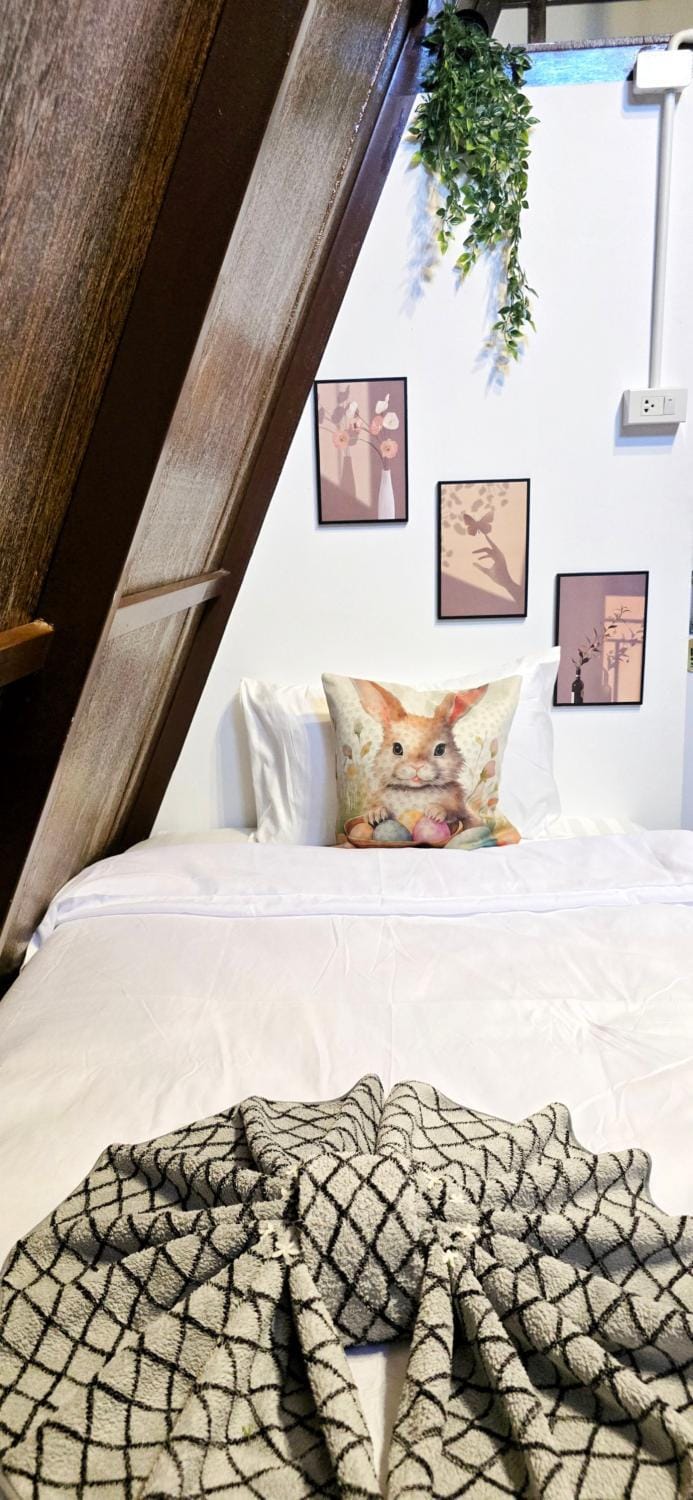 Tiny Island Lake Lodge Vacation rental in Bangkok