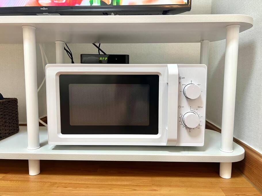 Hue House - 3mins to Yeoksam Station Apartment in Seoul