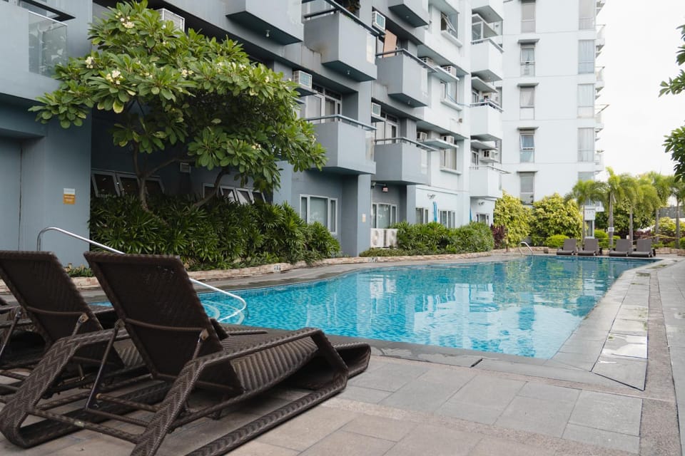Property building, Pool view, Swimming pool, sunbed
