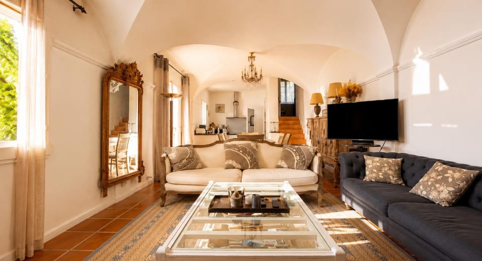 Communal lounge/ TV room, TV and multimedia, Living room, Seating area