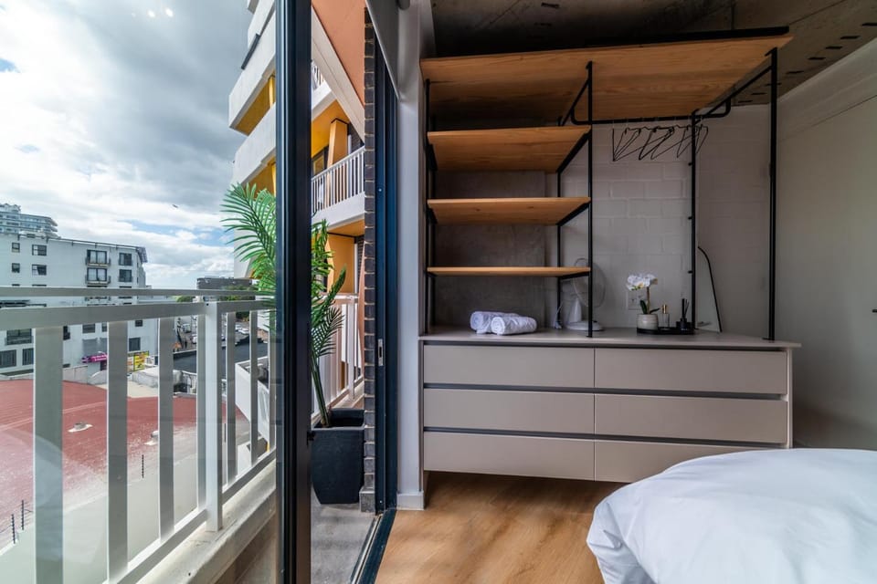 82 on Main, Seaview, Pool, Parking, Blok 415 Apartment in Sea Point