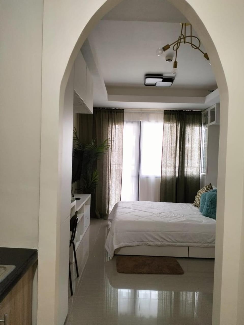Photo of the whole room, Bedroom