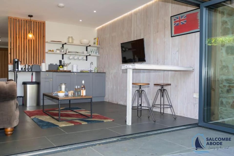TV and multimedia, Kitchen or kitchenette