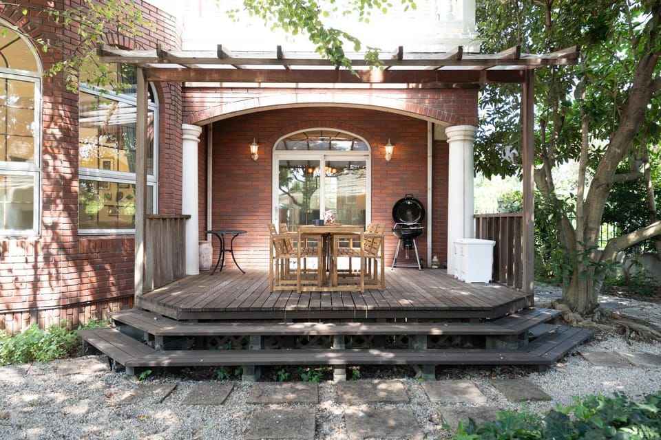 Property building, Garden, Balcony/Terrace, Garden view