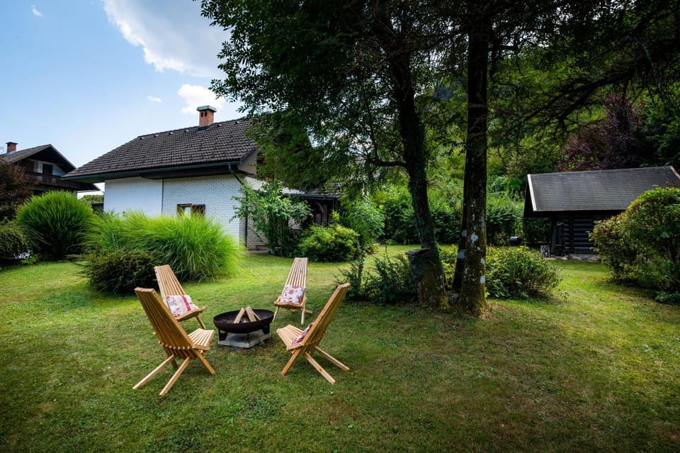 Patio, Day, Garden, Garden view, sunbed