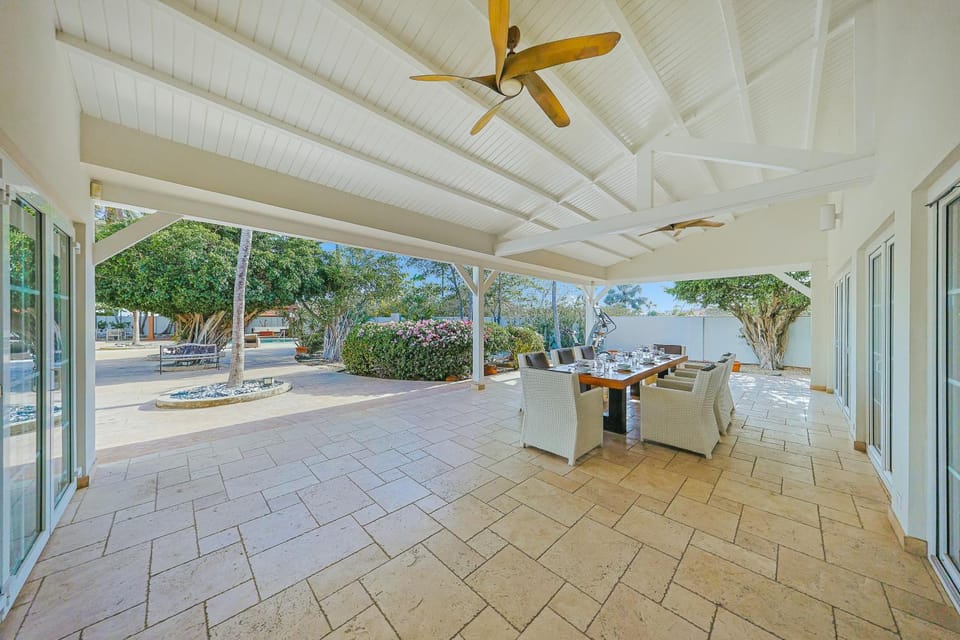 Patio, Dining area