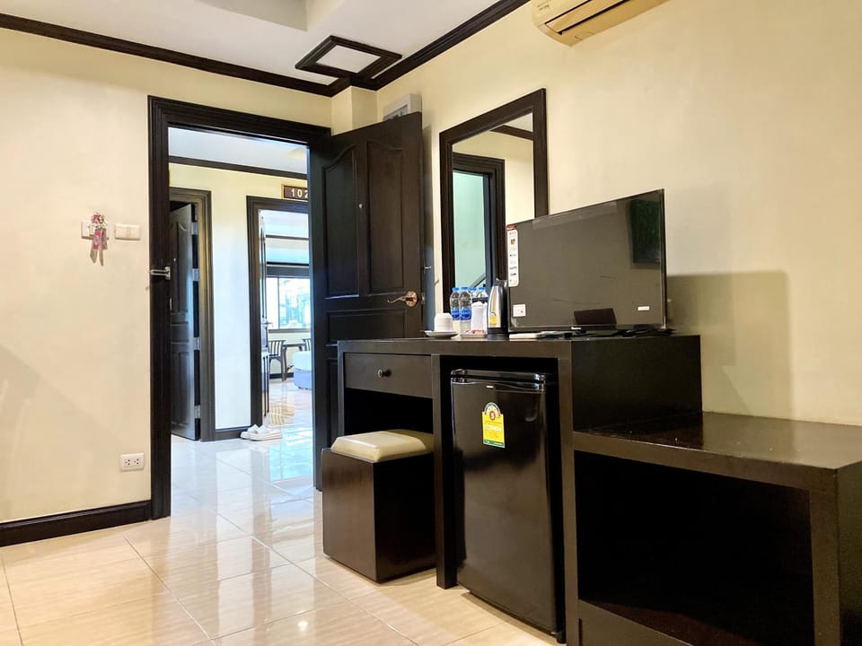 minibar, air conditioner