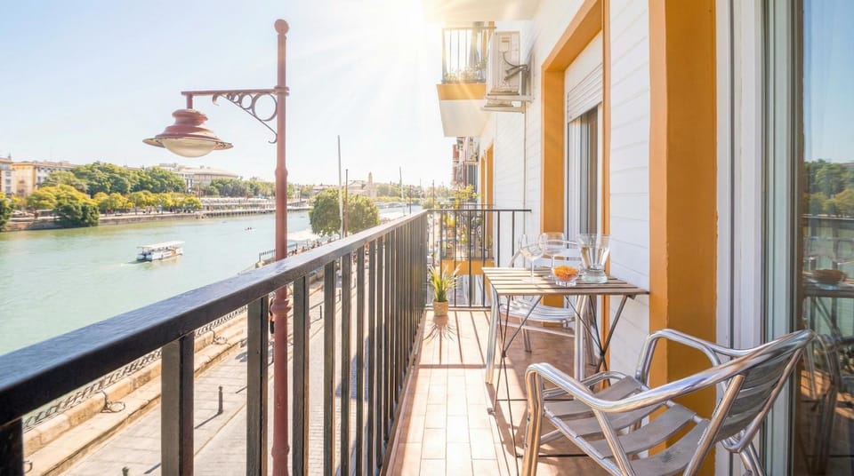 Day, View (from property/room), Balcony/Terrace, River view