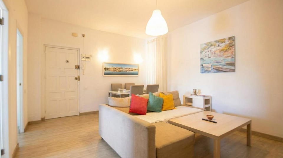 Living room, Photo of the whole room, Seating area