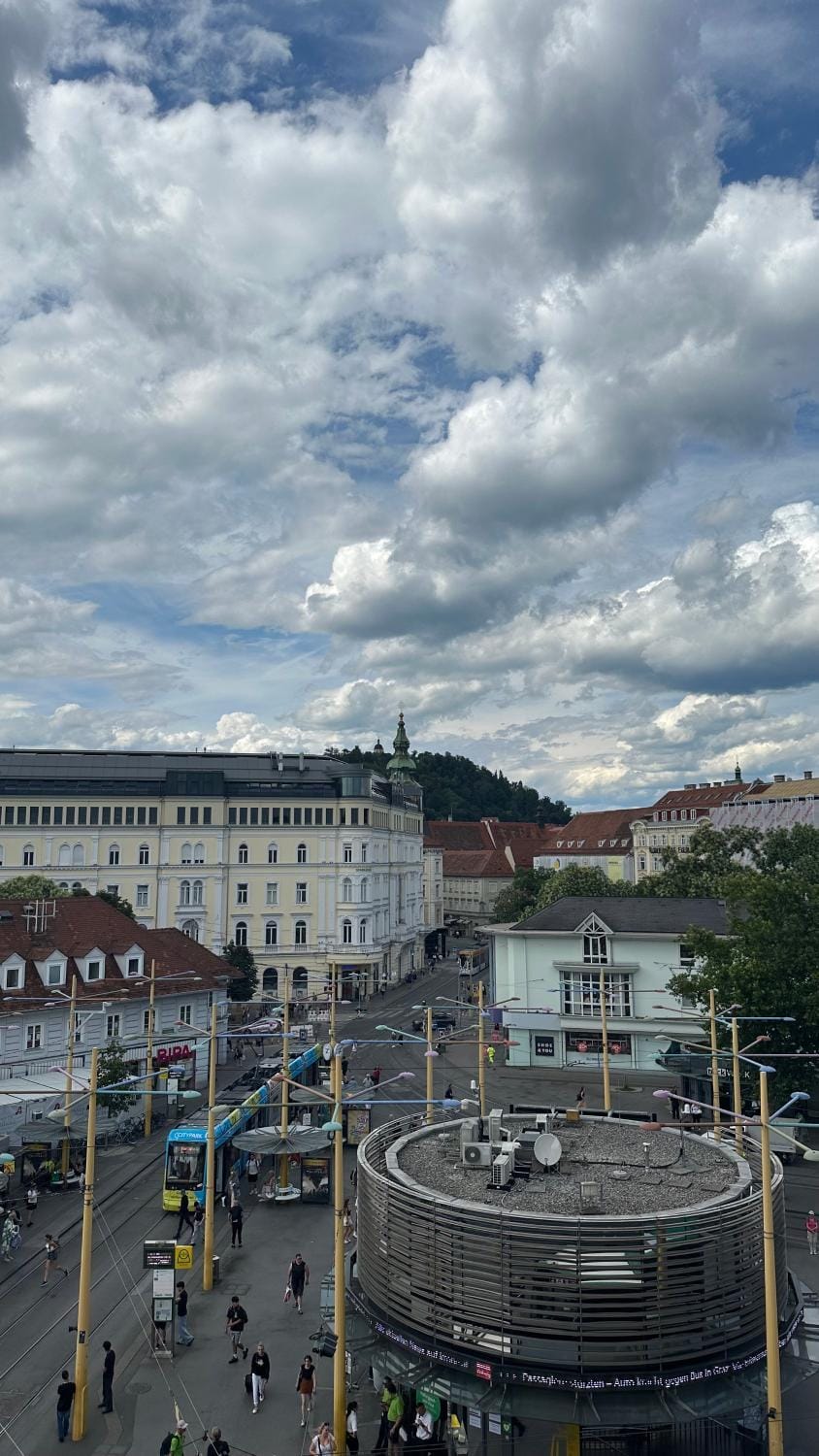 Day, Neighbourhood, City view, Street view, Location