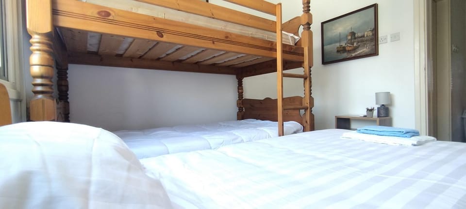 Bed, Bedroom, bunk bed