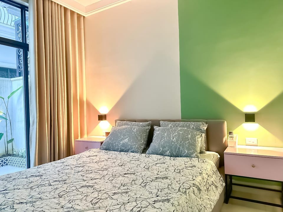 Bed, Photo of the whole room, Bedroom