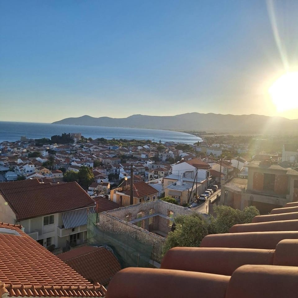 Nearby landmark, Natural landscape, City view, Mountain view, Sea view, Sunrise, Sunset