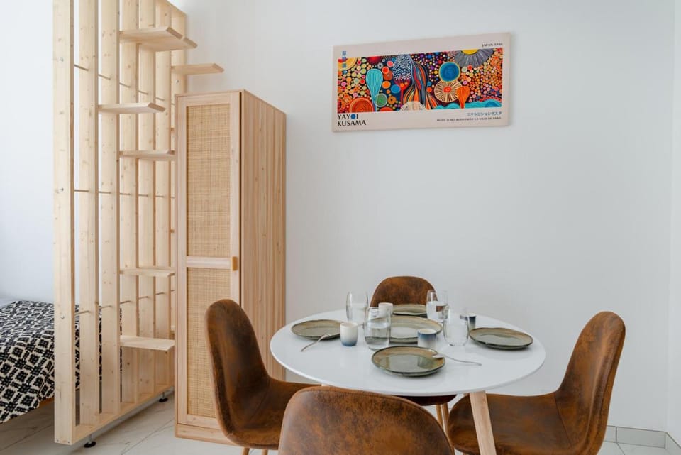 Modern apartment next Arc de Triomphe Apartment in Paris