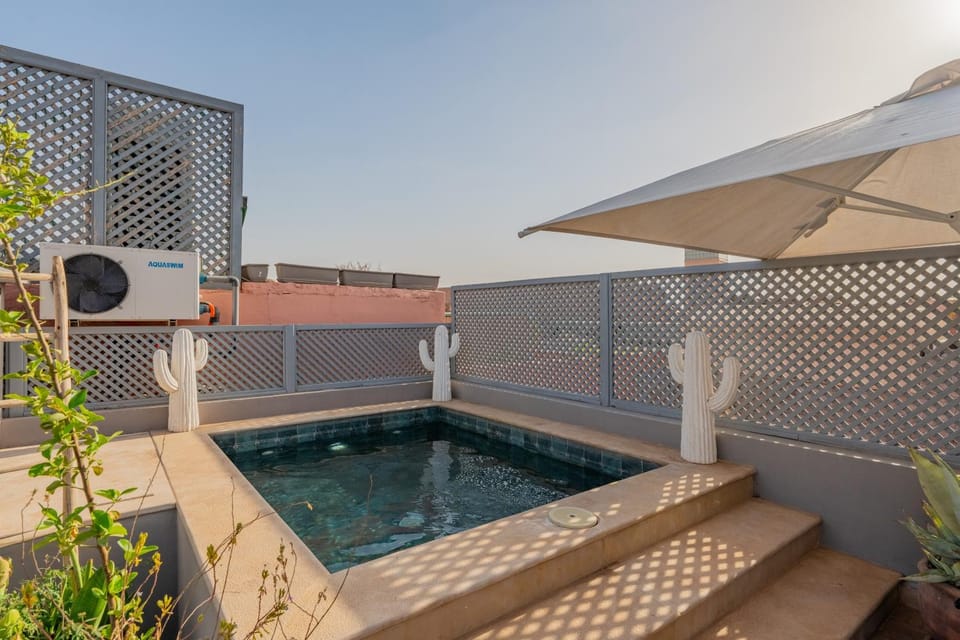 Day, Natural landscape, Hot Tub, Pool view, Swimming pool, Swimming pool