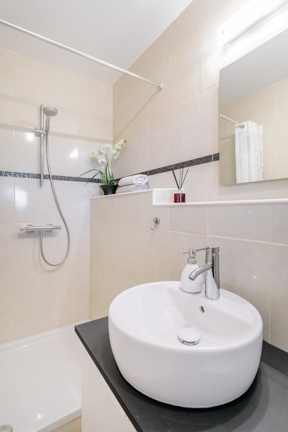 Shower, Bathroom, towels
