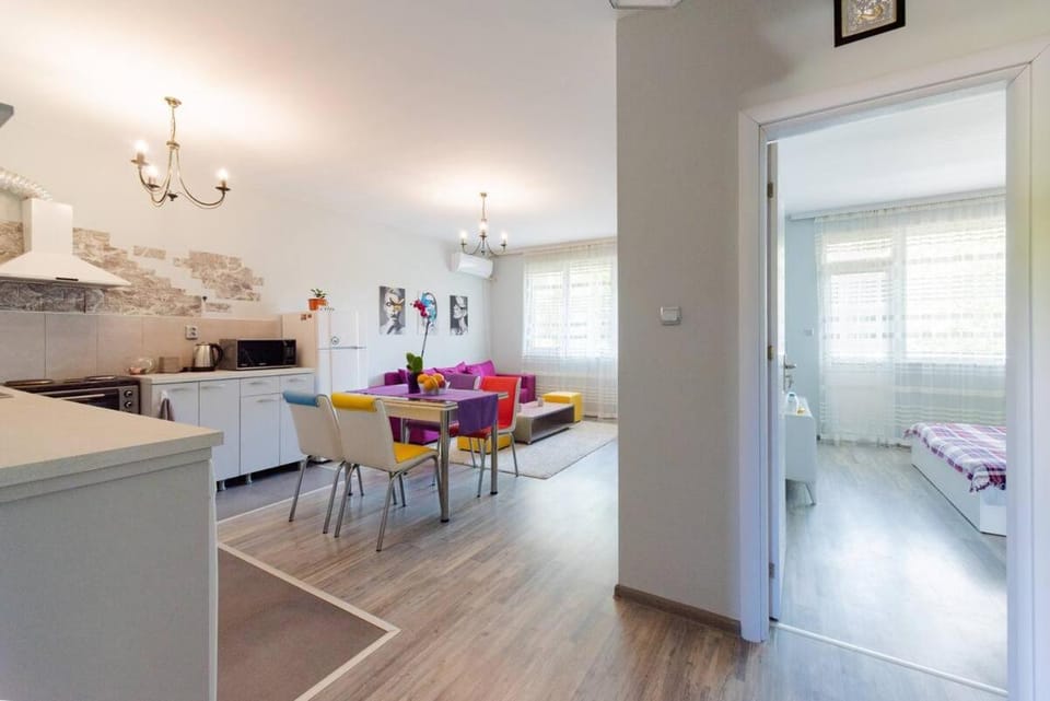 Kitchen or kitchenette, Living room, Photo of the whole room, Dining area