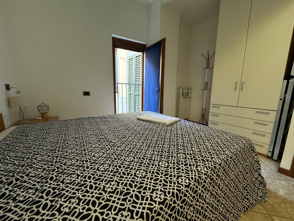 Bed, wardrobe
