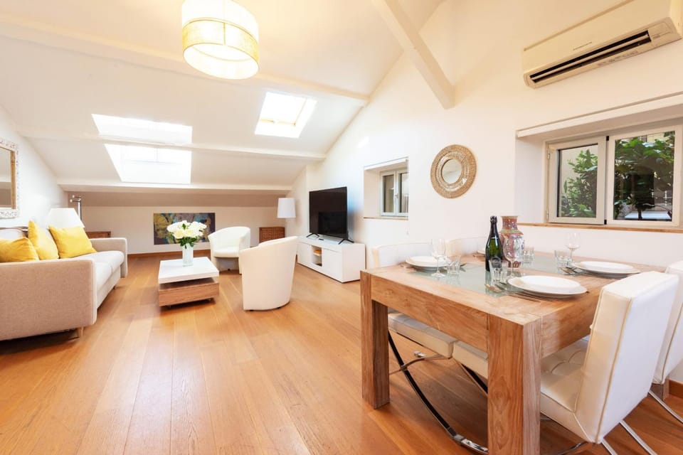 TV and multimedia, Living room, Dining area, air conditioner