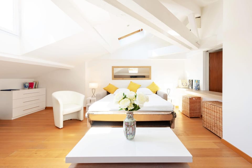 Bed, Bedroom, air conditioner