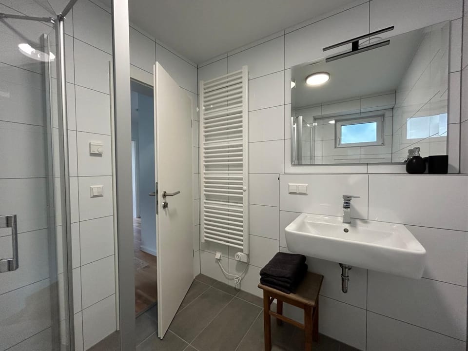 Shower, Bathroom, towels